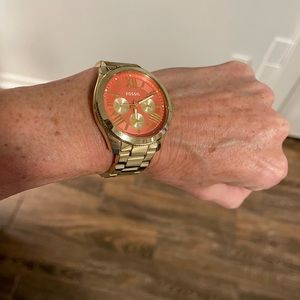 Fossil watch gold and peach amazing